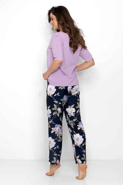 Momenti Per Me Marineblau-Bunter Damen-Pyjama mit 3/4-Ärmeln und floraler Mustertapete – AVÉLIE Lingerie